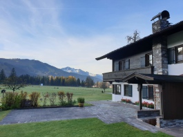 "Yoga-Wintergarten" / Pension Fohlenhof / Pillerseetal / Tirol / Yoga mit Robert Spieß